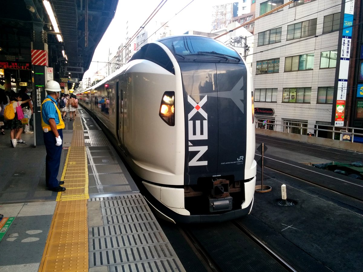 Скоростной поезд Токио