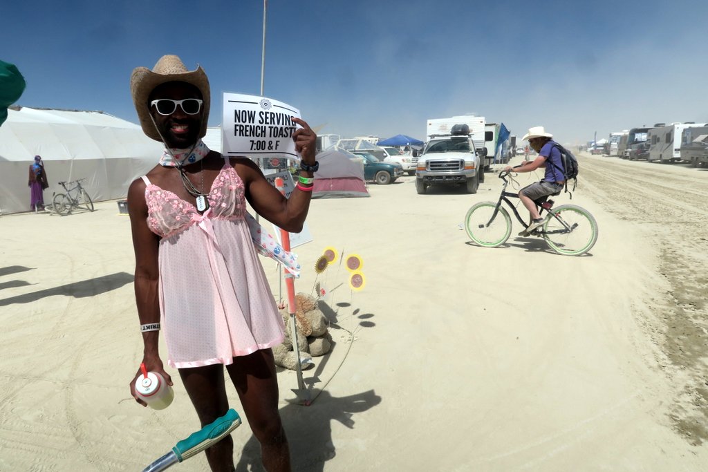 Один день в Кин-Дза-Дза, на фестивале Burning Man 