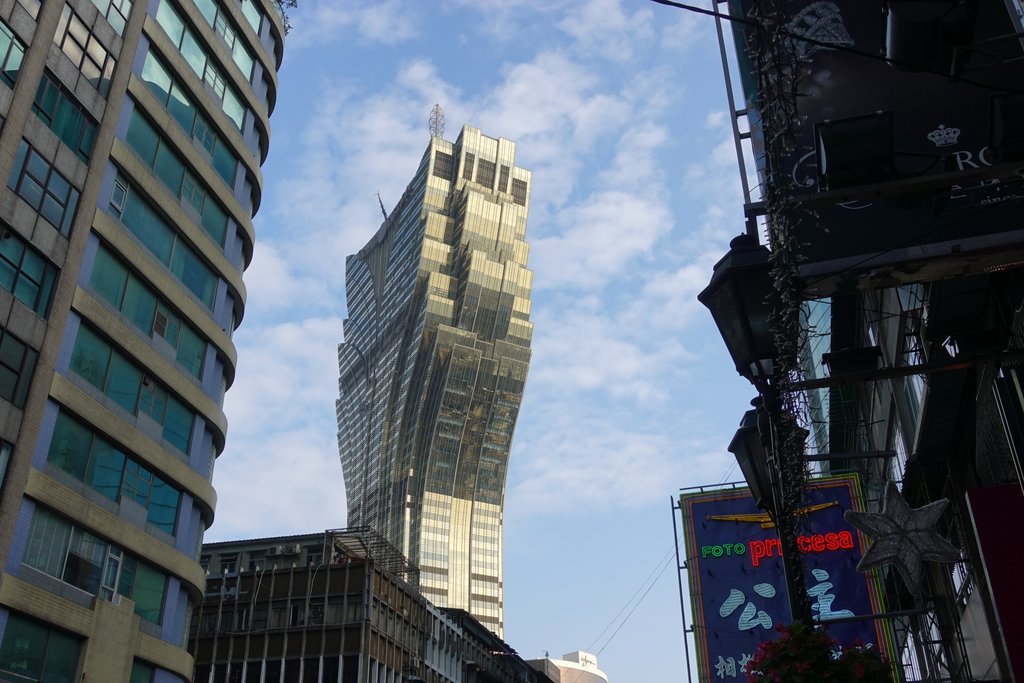 Макао: Самый уродливый небоскрёб в мире