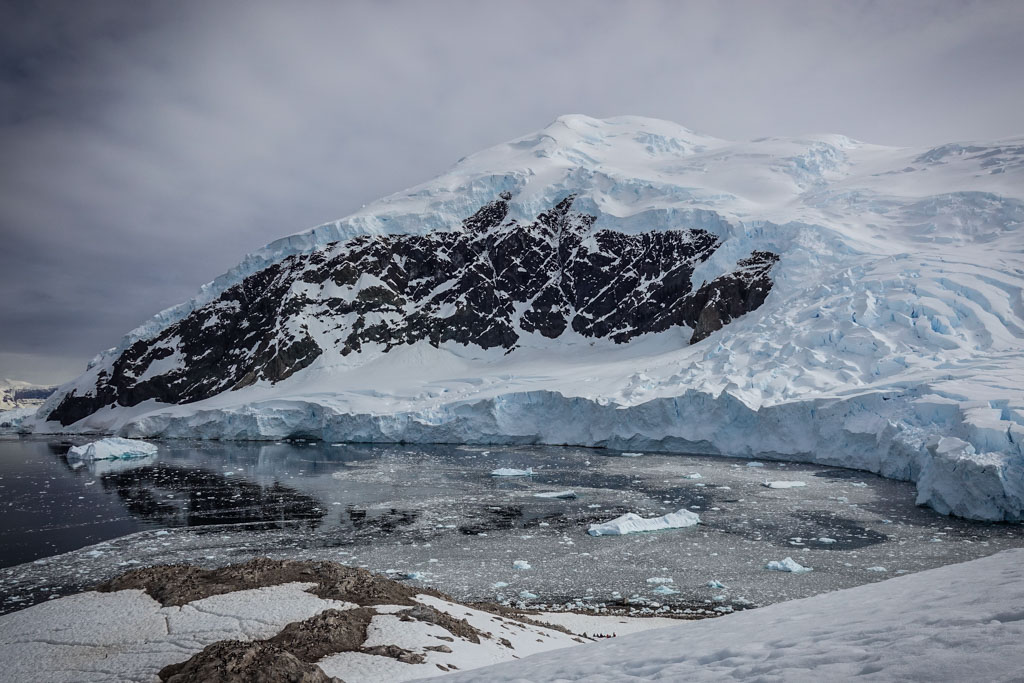 Антарктический ледниковый щит. Лаврентийский ледник. Ледник Фытнаргин. Ледники айсберги Антарктиды. Ледник Миттельберг.