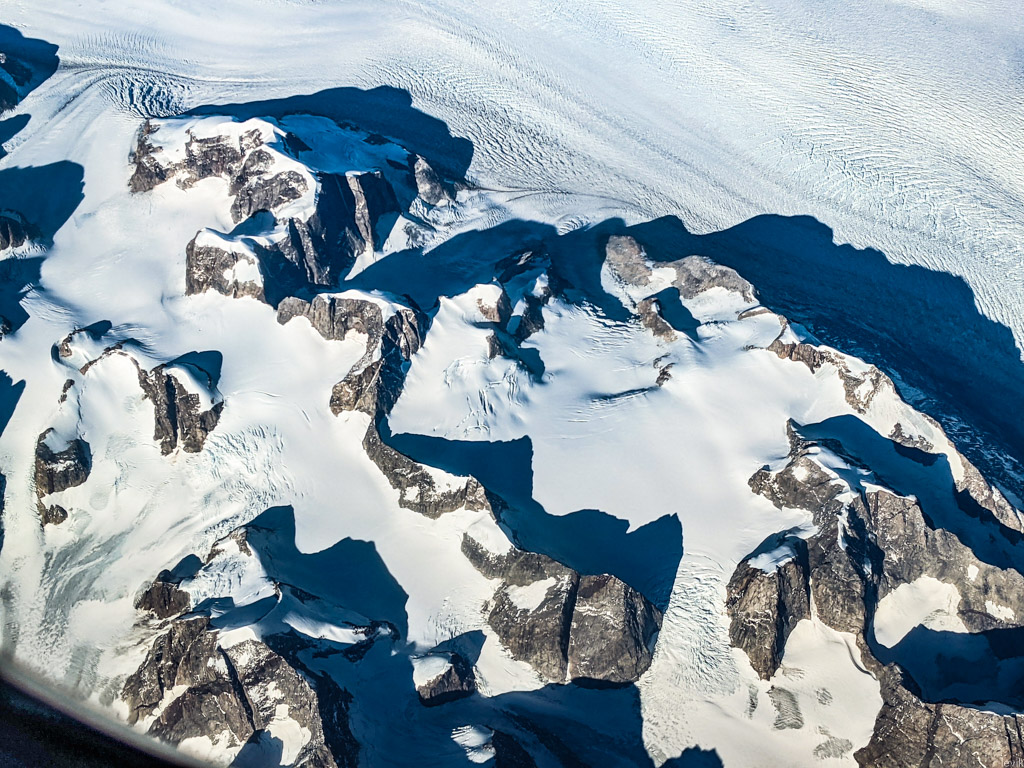 Остров гренландия фото из космоса